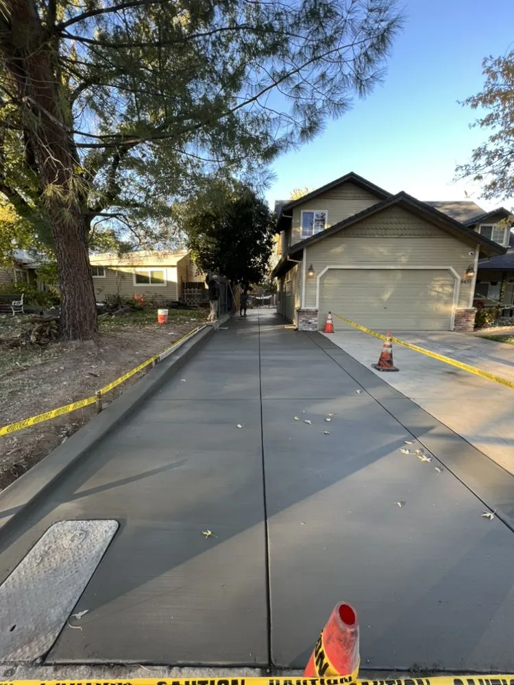 Custom yard cleanup service in Sacramento, CA by Belleview Gardens