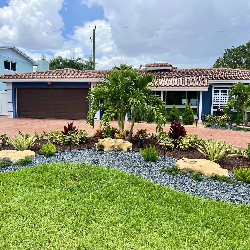 Reliable yard cleanup service in Delray Beach, FL by Bellflower Land Services