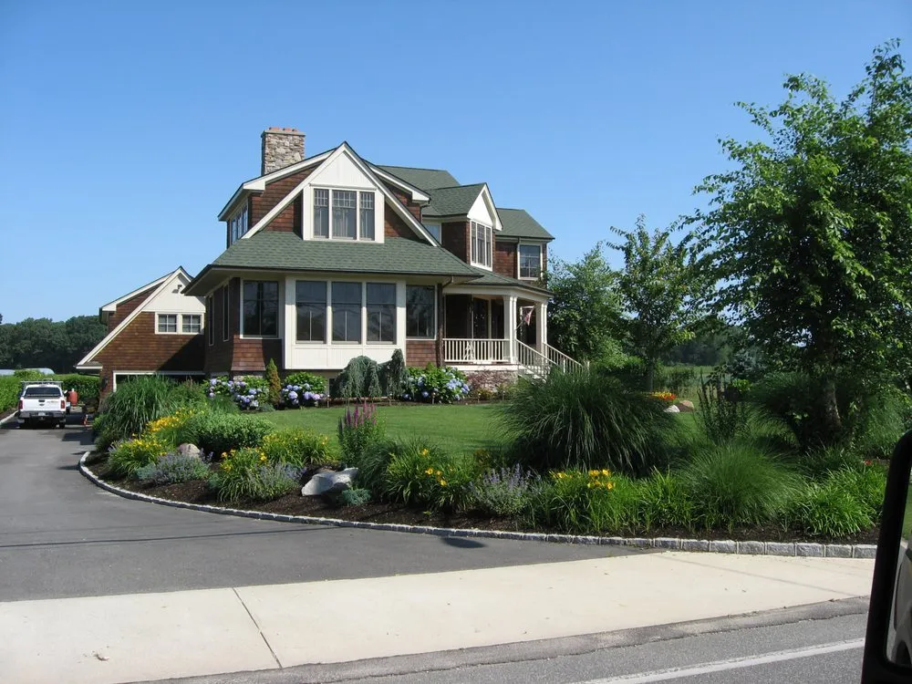 Reliable lawn care service in Aquebogue, NY - Bellflower Landscaping