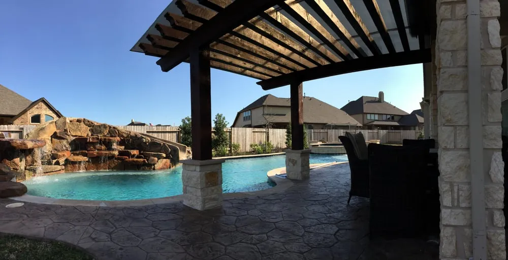 Trusted yard cleanup service in The Woodlands, TX - Bello Domani Outdoor Design