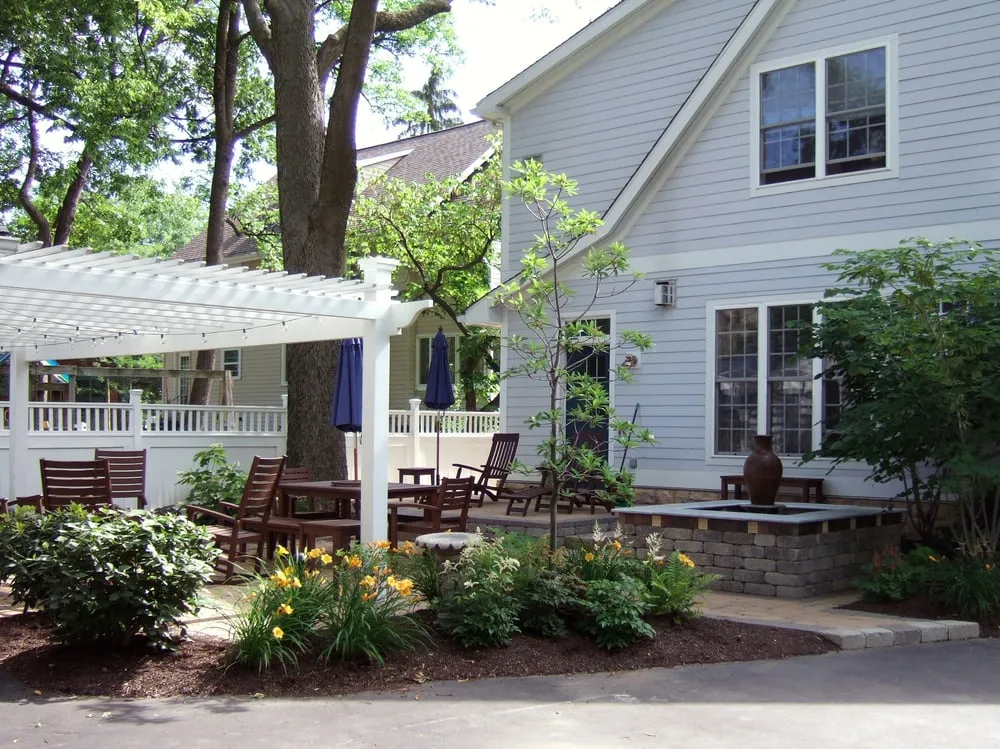 Expert yard cleanup service experts serving Columbus, OH - Bello Giardino