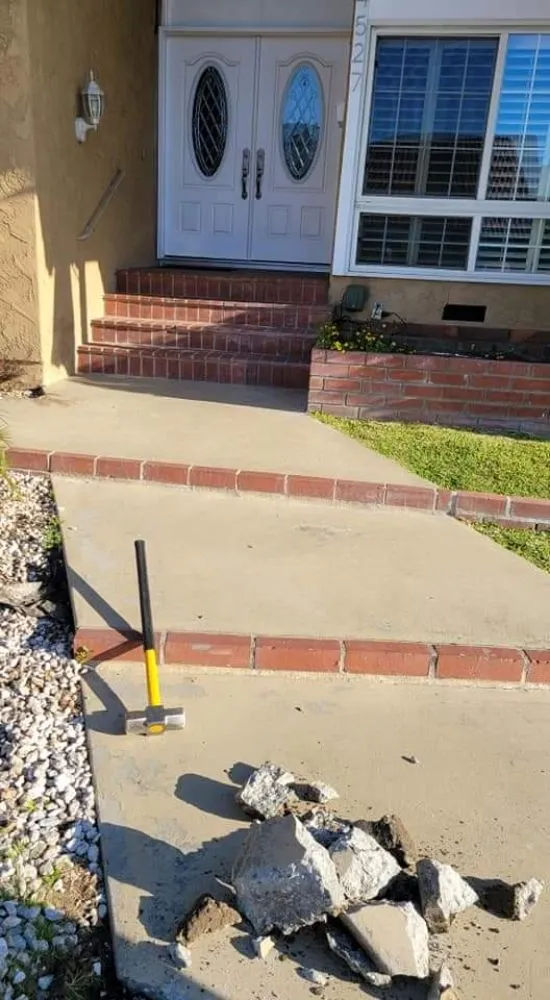 Trusted residential landscaping in North Hollywood, CA by Bello's hardscape landscape and turff