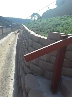 Bell's Landscaping Logo