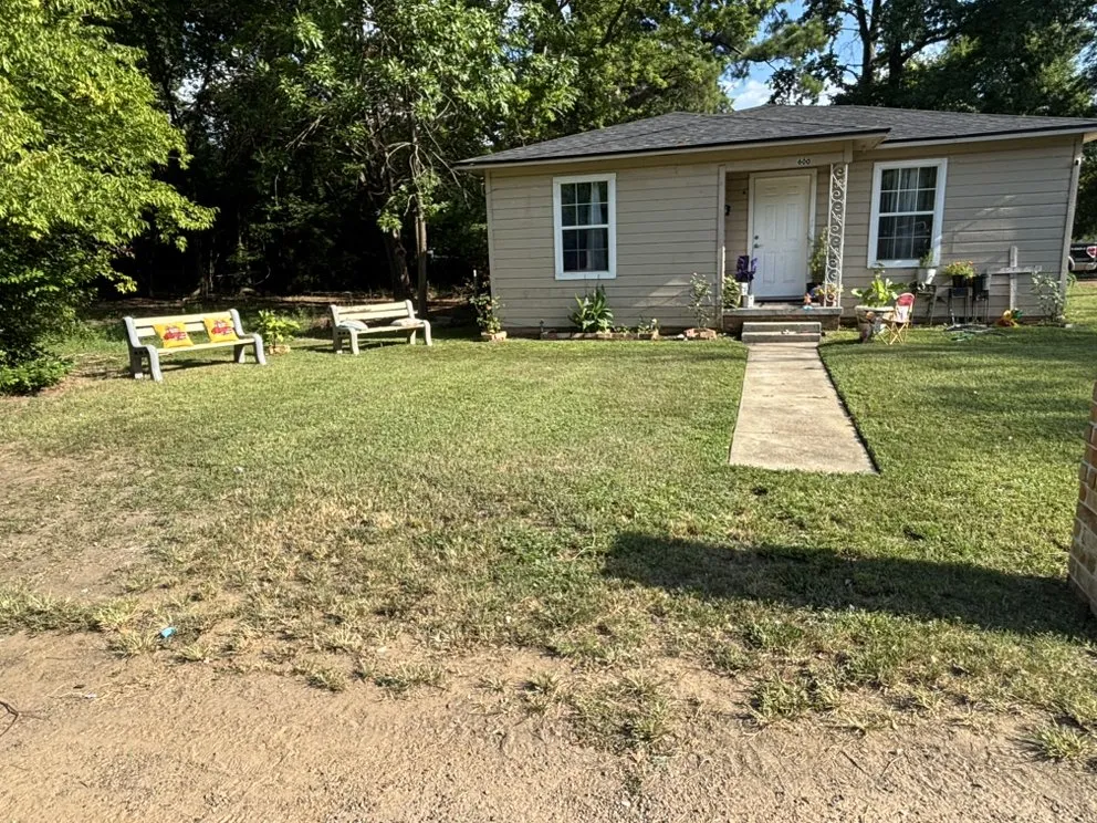 Professional yard maintenance experts serving Longview, TX - Belyeu lawn & Garden Services