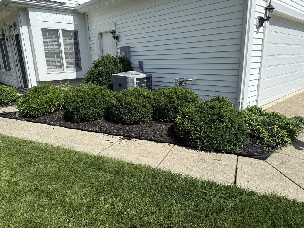 Expert garden landscaping in Lebanon, OH by Ben Torres Landscaping