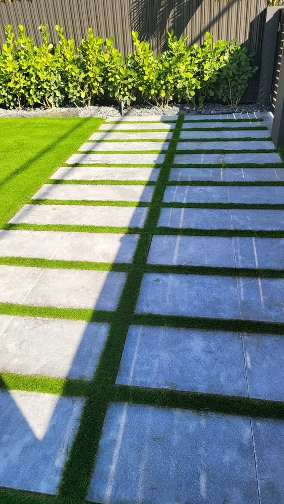 Expert yard maintenance experts serving Pembroke Pines, FL - Ben Turf Landscaping