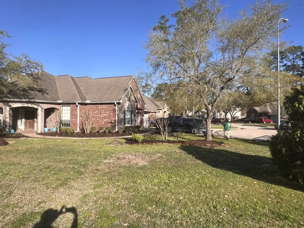 Custom outdoor landscaping in Houston, TX - Benelli Complete Home Improvement