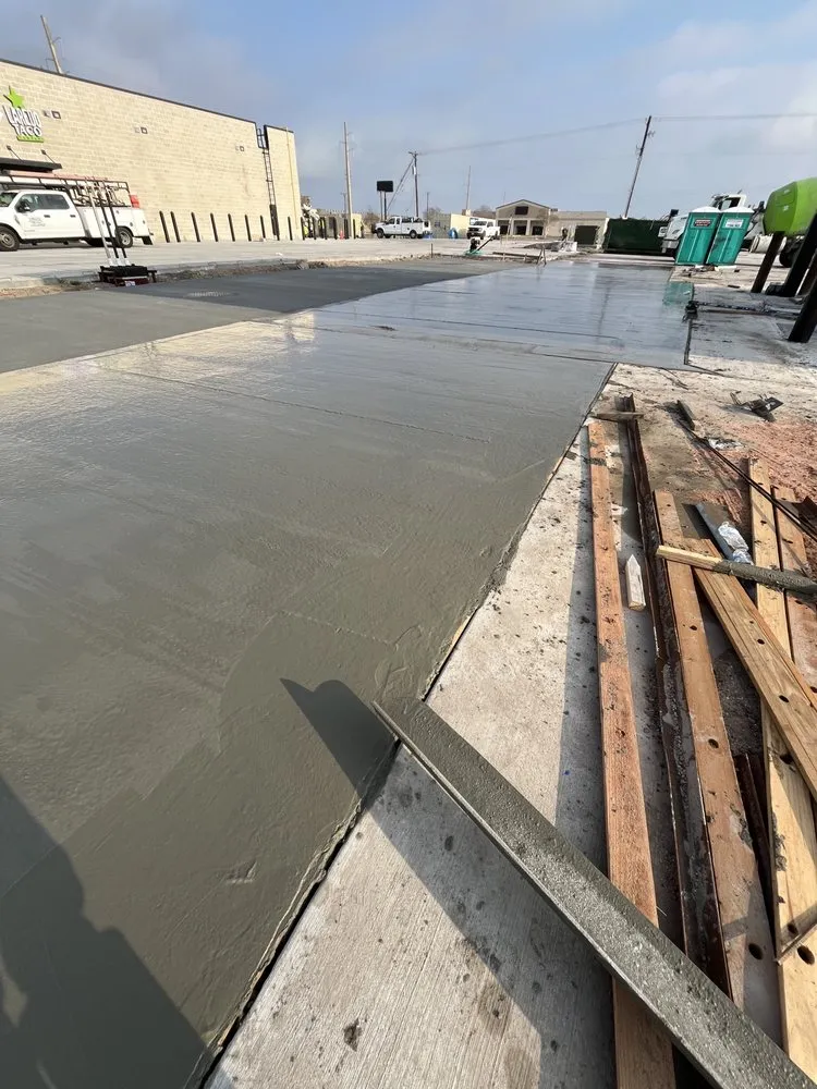 Trusted outdoor landscaping with custom design across Houston, TX - Benelli Complete Home Improvement