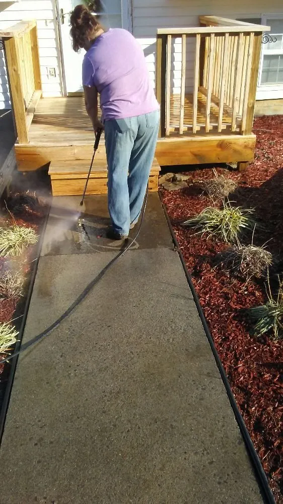 Reliable landscape installation in Kingsport, TN by Benfield Lawn Care