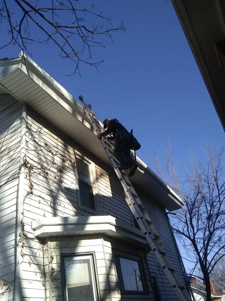 Custom outdoor landscaping in Columbus, OH by Benitez Home Improvement