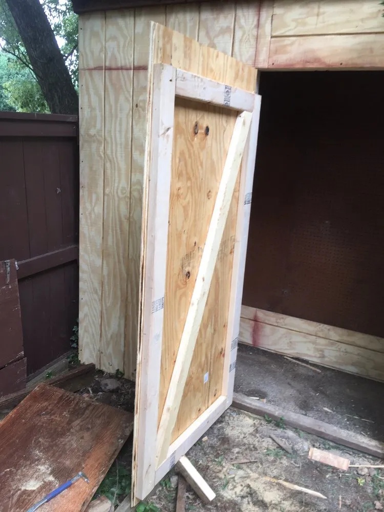 Custom lawn care service experts serving Columbus, OH - Benitez Home Improvement