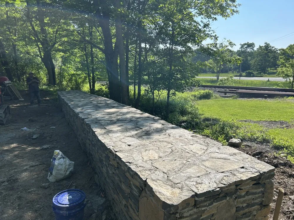Reliable yard maintenance in Middletown, NY - Benitez rock walls design and Landscaping