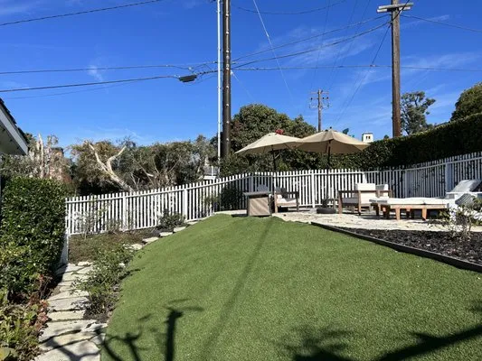 Benito's Gardening Logo