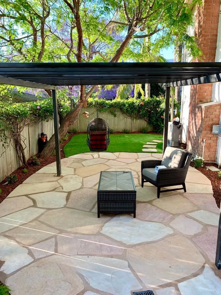 Trusted lawn mowing service for homes in Santa Bárbara, CA by Benito's Landscape