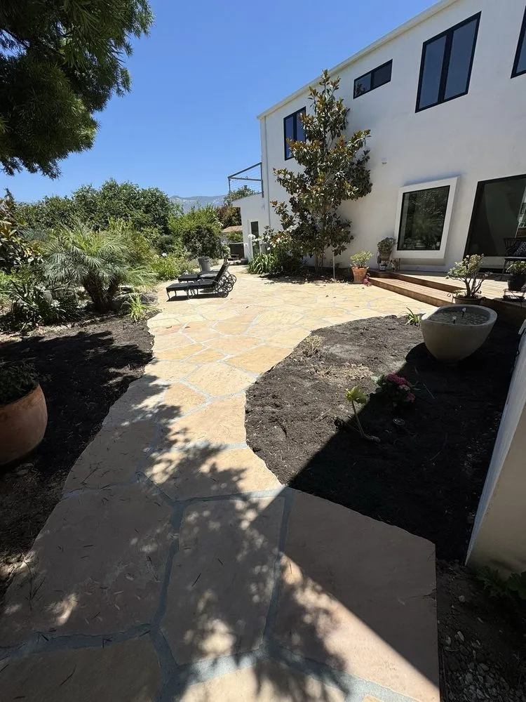 Expert yard maintenance with custom design in Santa Bárbara, CA by Benito's Landscape