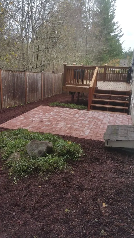 Top-rated lawn mowing service experts serving Matlock, WA - Benjamin Landscaping & Constuction