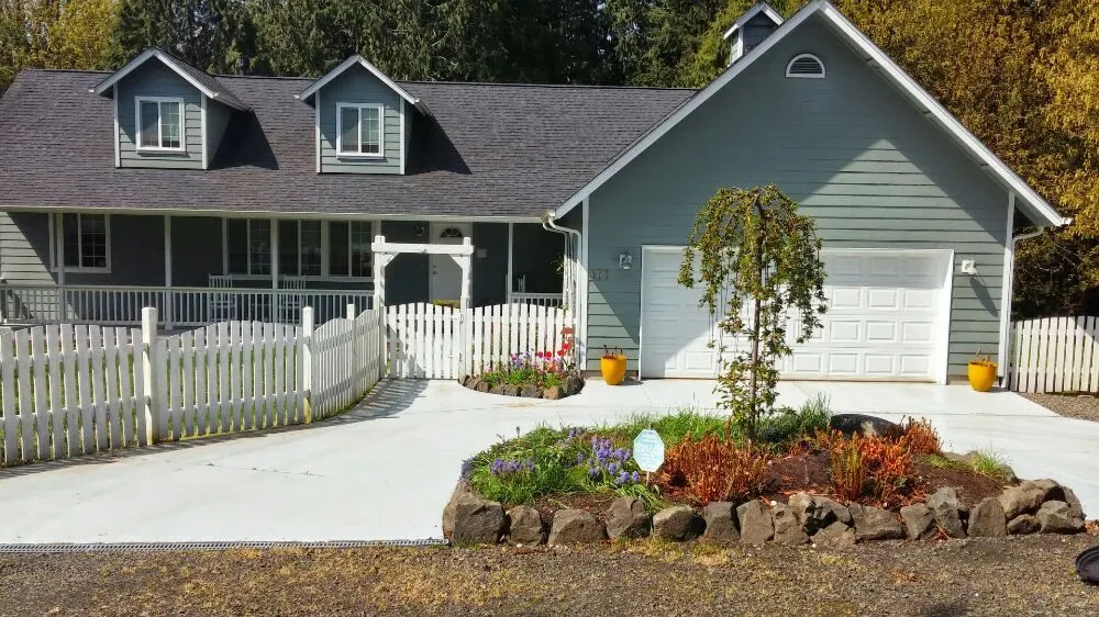 Expert lawn care service in Matlock, WA by Benjamin Landscaping & Constuction