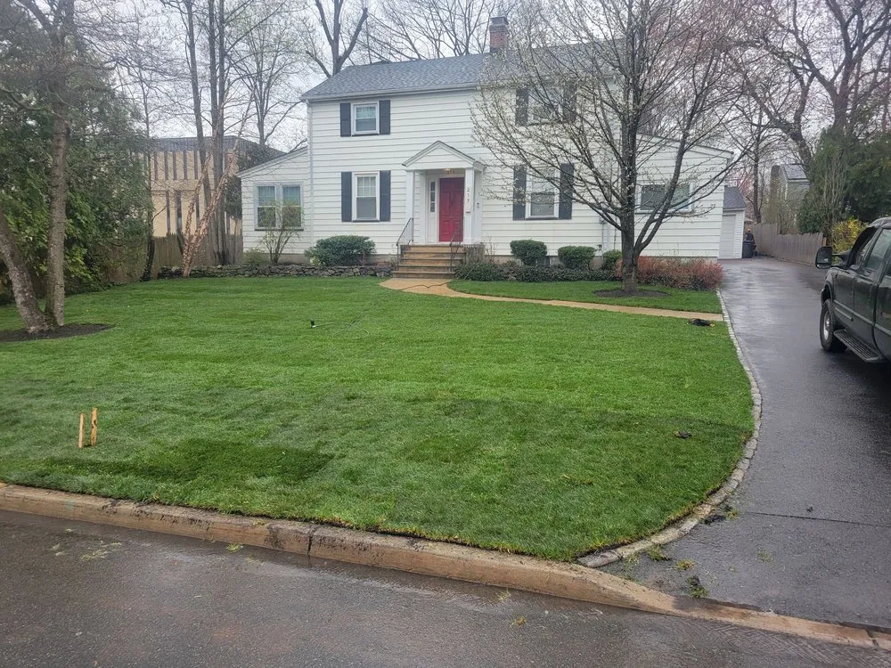 Professional lawn mowing service experts serving Summit, NJ - Benjamin Lawn Care