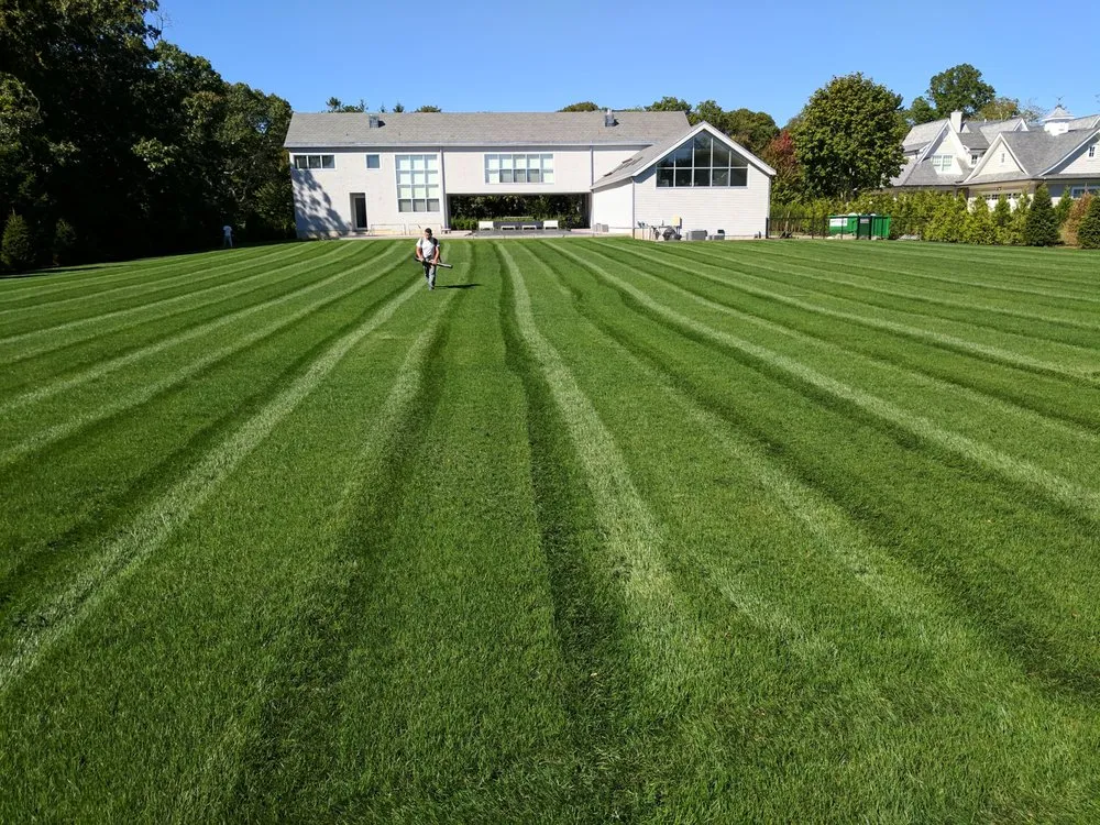 Affordable lawn mowing service in Eastport, NY - Benjamin M Rosko Landscaping
