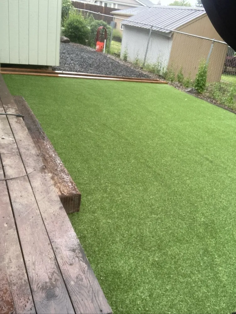 Professional lawn mowing service experts serving Independence, OR - Benjamins Outdoor Living