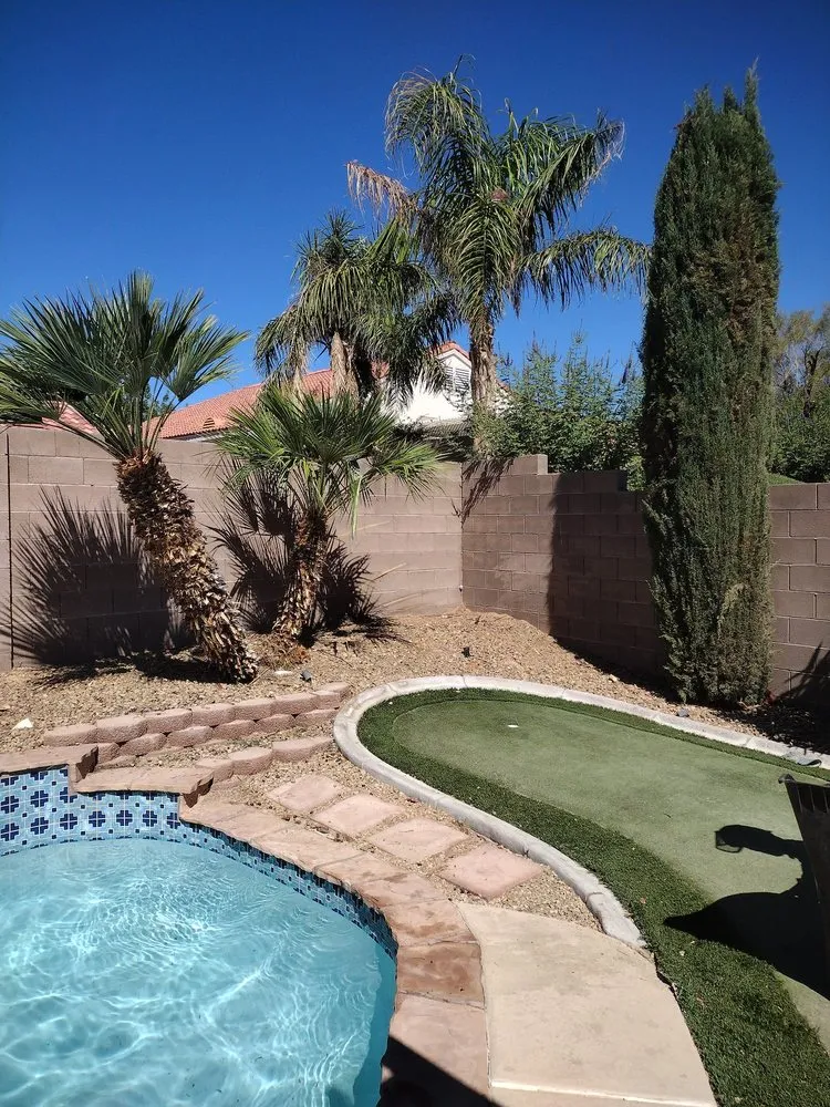 Custom lawn mowing service experts serving Las Vegas, NV - Benjamin's Tree Service