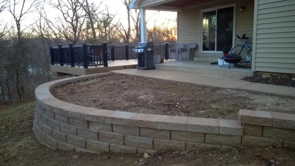 Trusted lawn mowing service experts serving St. Peters, MO - Bennett Gardens & Landscapes