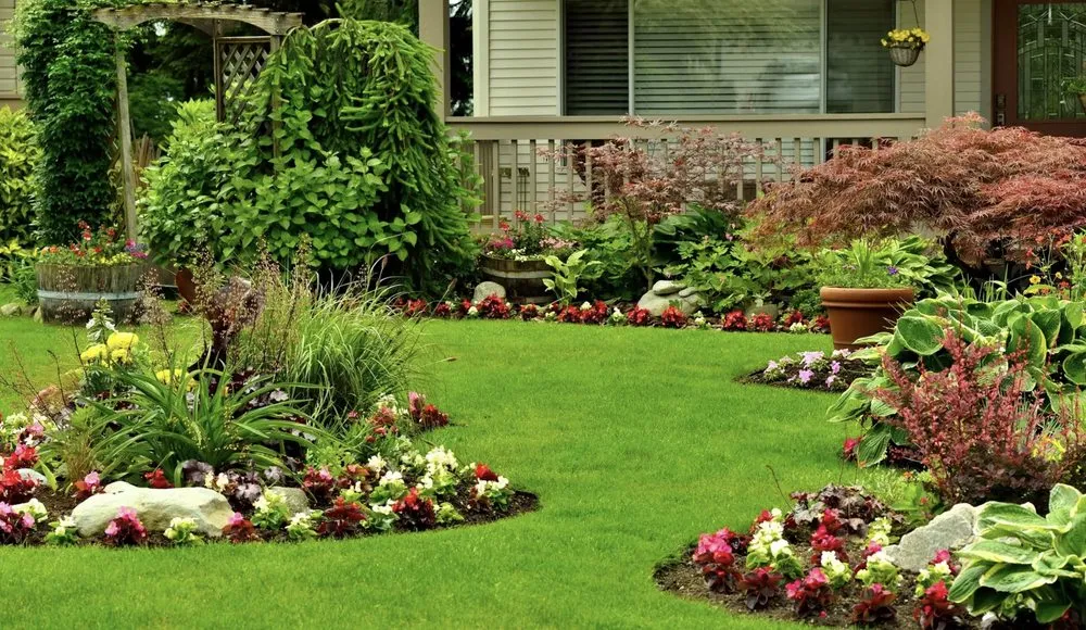 Top-rated outdoor landscaping with custom design in Callahan, FL by Bennett's