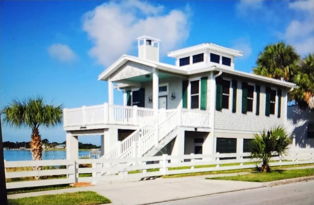 Reliable lawn mowing service experts serving Corpus Christi, TX - Benn's Executive Construction Solutions