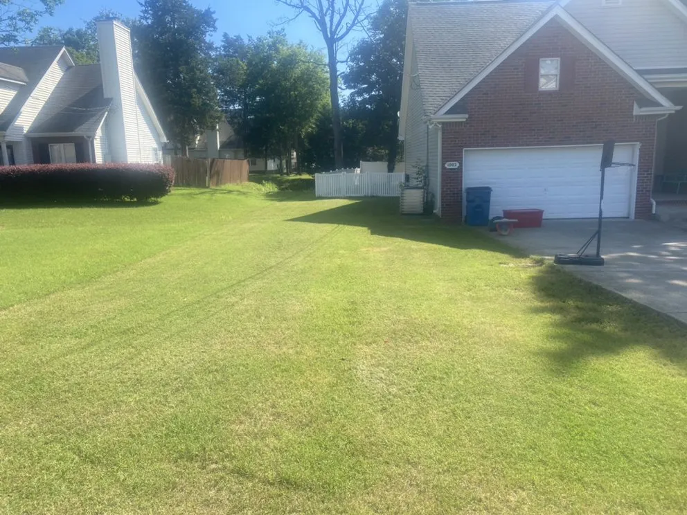 Affordable yard maintenance for homes in Smyrna, TN by Benoits Lawncare