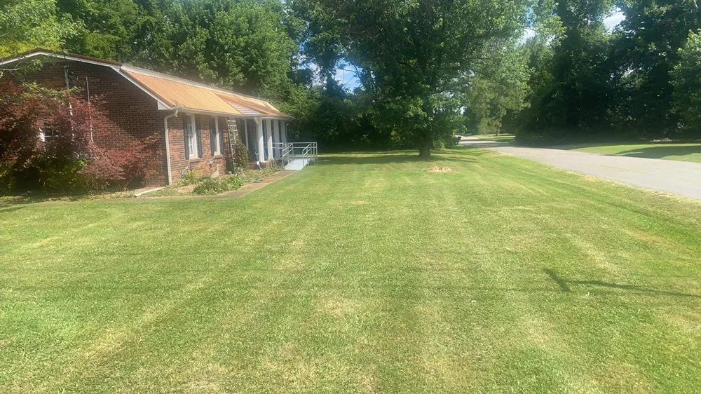 Affordable garden landscaping in Smyrna, TN by Benoits Lawncare