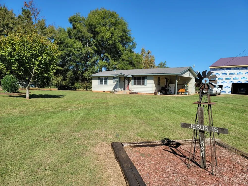 Top-rated lawn mowing service in Jacksonville, TX - Bentley's Lawn Care and Maintenance