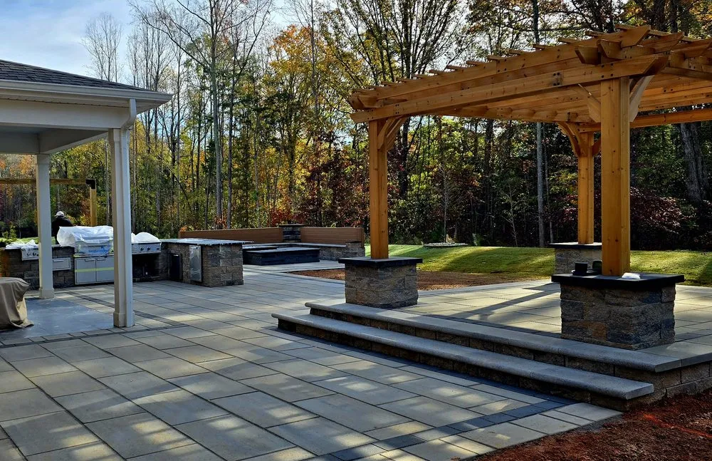 Custom lawn care service in Fort Mill, SC - Benton Outdoor Living