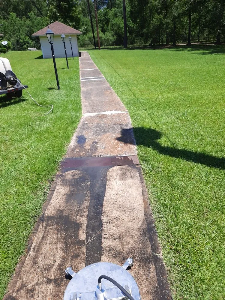 Affordable landscape design for residential properties in Bossier City, LA by Benton Property Preservation