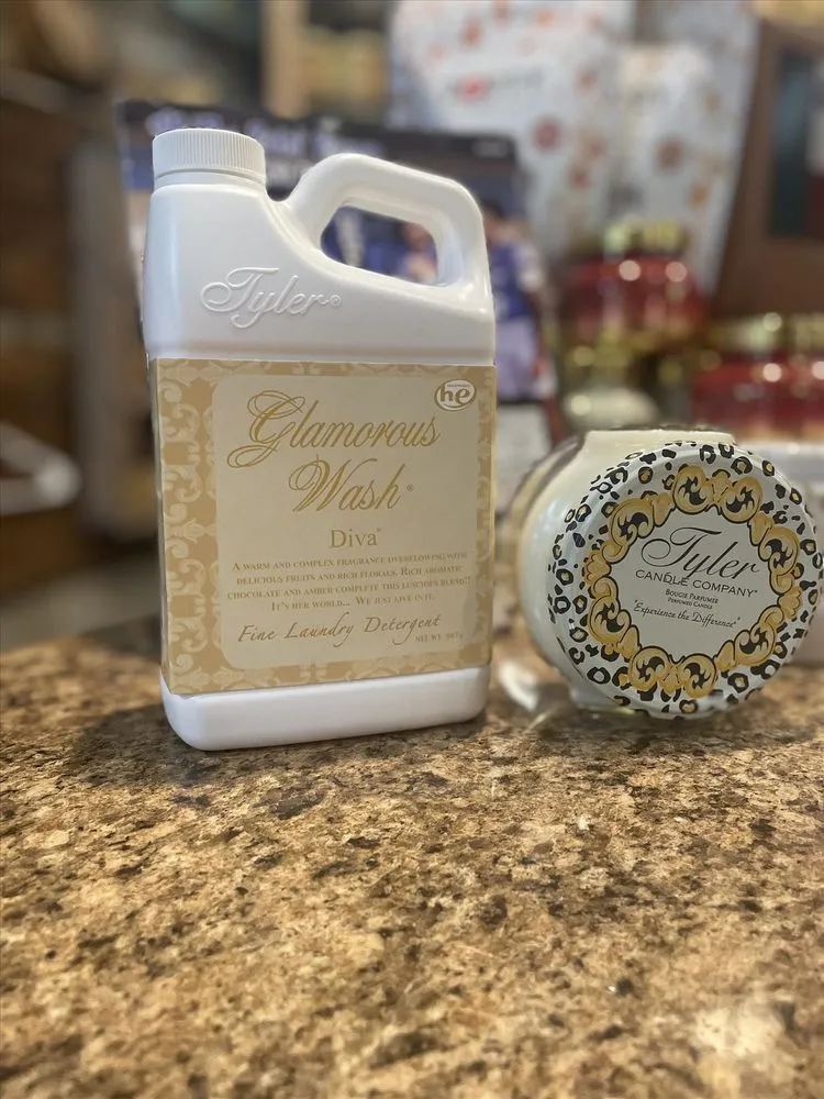 Expert yard cleanup service in Henderson, KY by Benton’s Garden and Landscaping Center & Sweet Peas Gift Shop