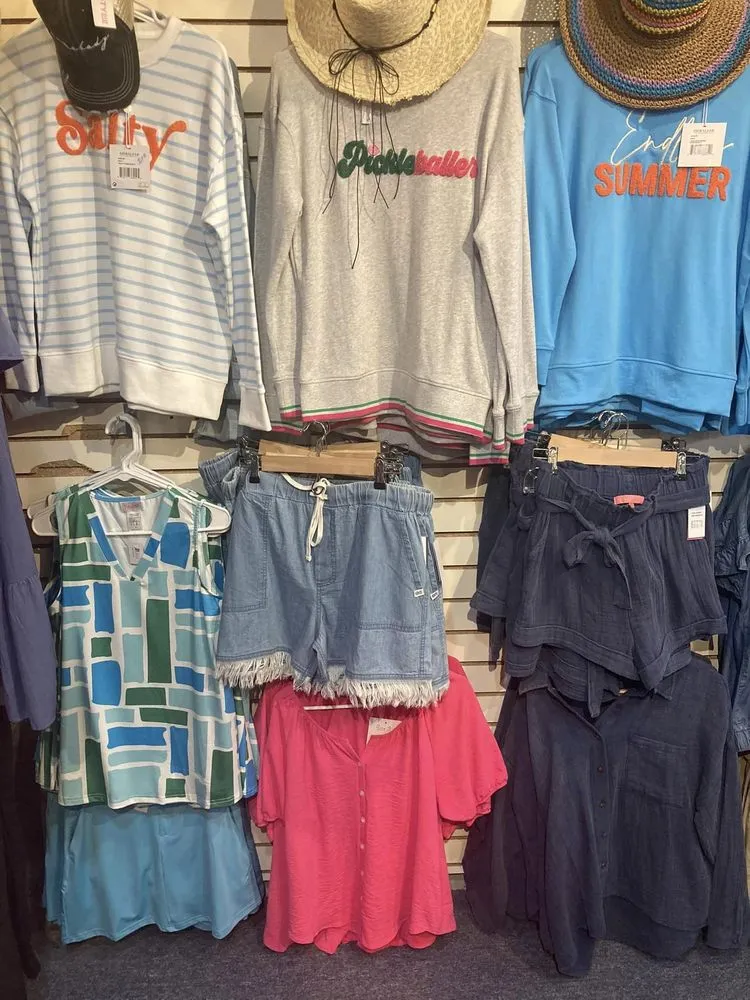 Custom yard maintenance in Henderson, KY by Benton’s Garden and Landscaping Center & Sweet Peas Gift Shop