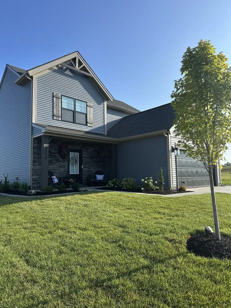 Top-rated yard cleanup service in Henderson, KY by Benton’s Garden and Landscaping Center & Sweet Peas Gift Shop