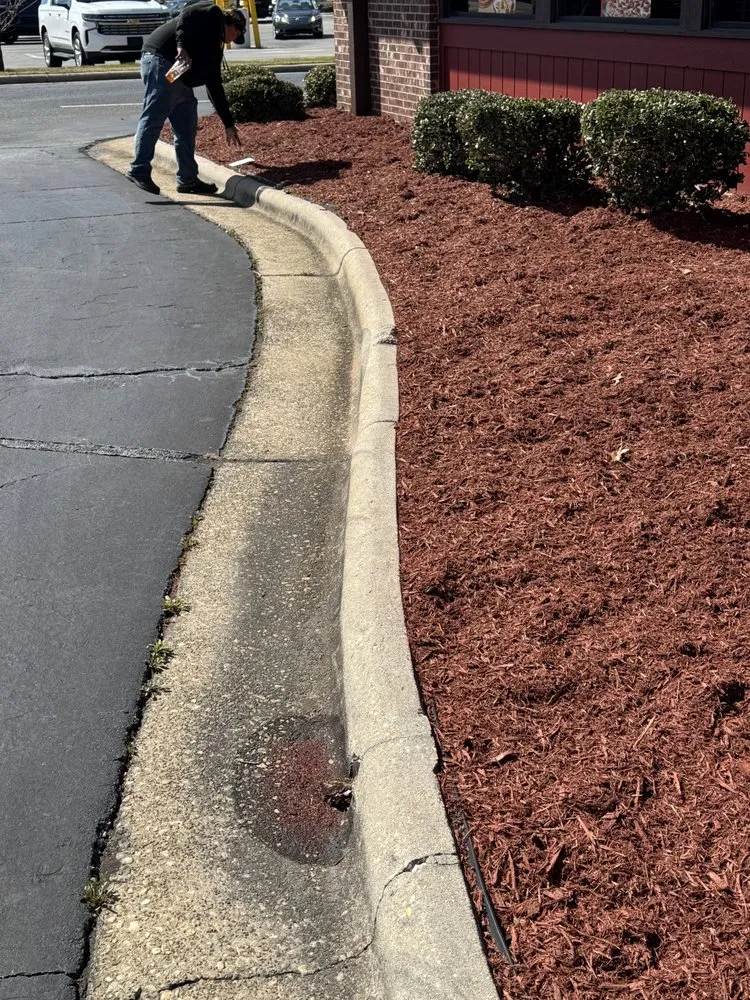 Reliable lawn mowing service experts serving Whiteville, NC - Benton's Lawn Service