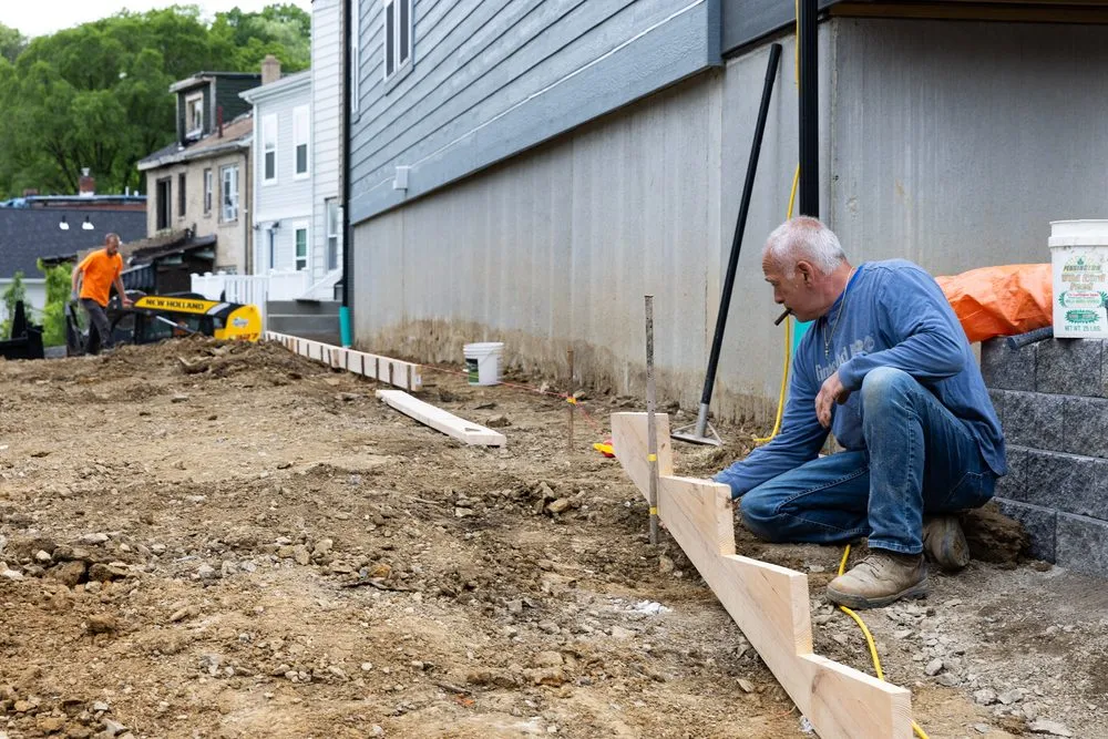 Custom yard cleanup service experts serving Pittsburgh, PA - Benvenuti Landscaping and Reconstruction