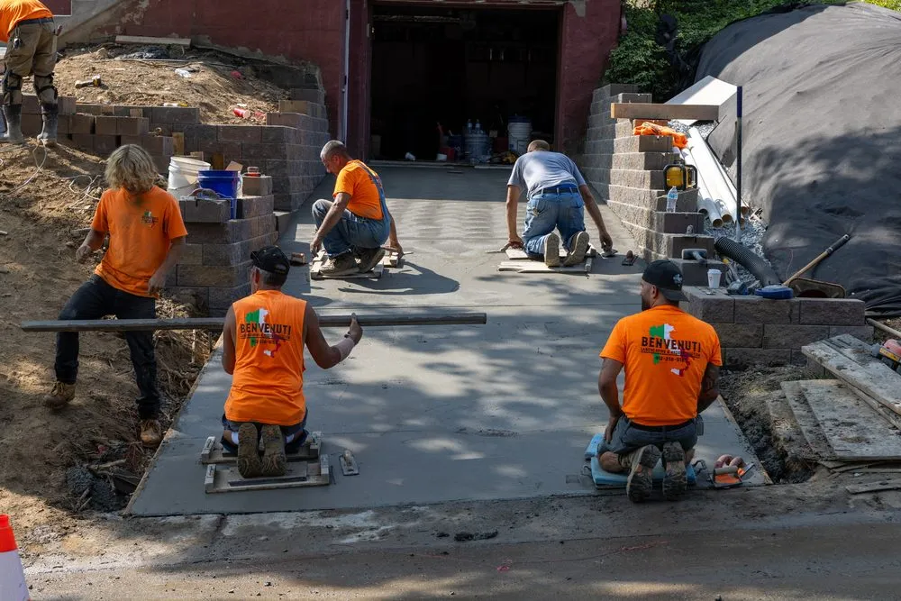 Local landscaping services experts serving Pittsburgh, PA - Benvenuti Landscaping and Reconstruction