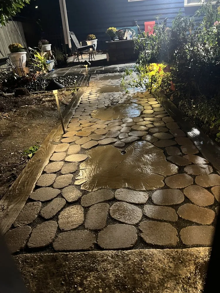 Local outdoor landscaping with custom design in Des Moines, IA by Berber Landscaping