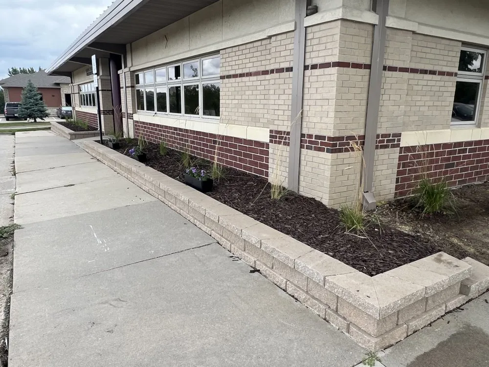 Top-rated garden landscaping experts serving Des Moines, IA - Berber Landscaping