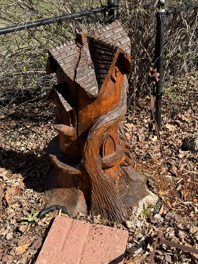 Top-rated lawn mowing service experts serving Fairfax, IA - Berch Yard and House Improvement