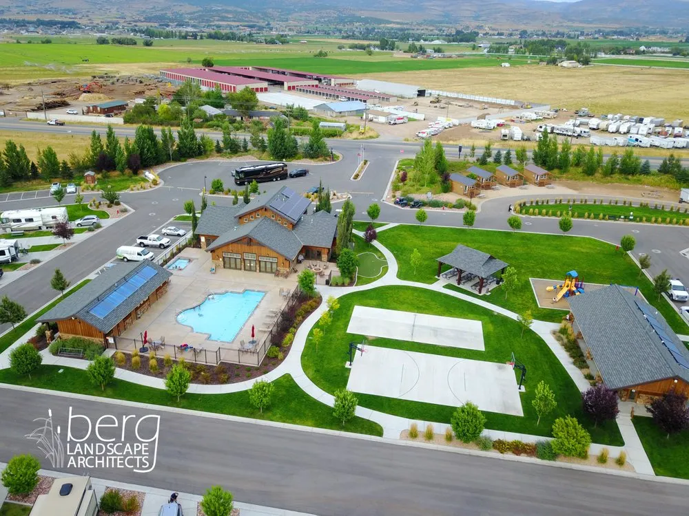 Expert garden landscaping for beautiful yards in Midway, UT by Berg Landscape Architects