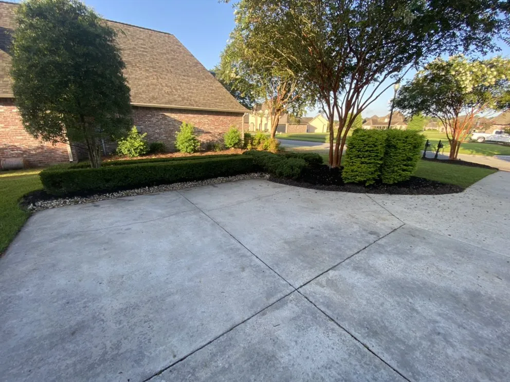 Reliable landscape installation for homes in Covington, LA by Bergeron’s Lawn & Landscaping