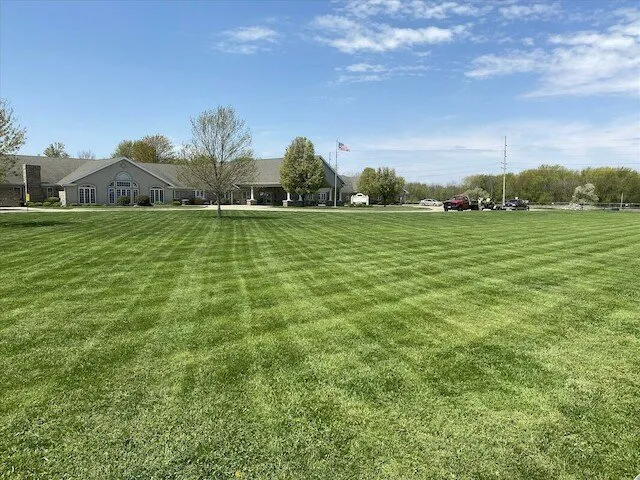 Top-rated yard maintenance in Morrisonville, IL by Bergschneider Landscaping
