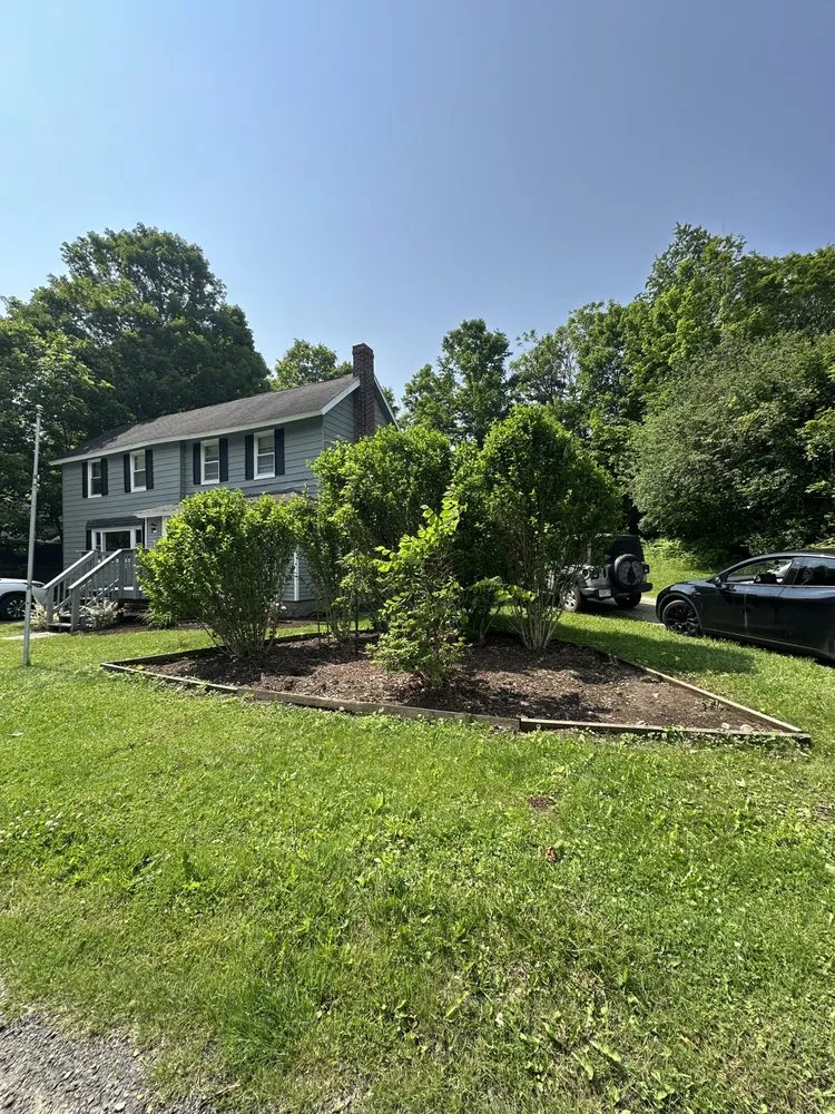 Top-rated yard cleanup service in Pittsfield, MA by Berkshire Lawn Clean Up