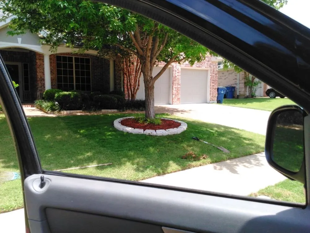 Affordable lawn care service in Oklahoma City, OK by Bermuda Blooms Lawn Care