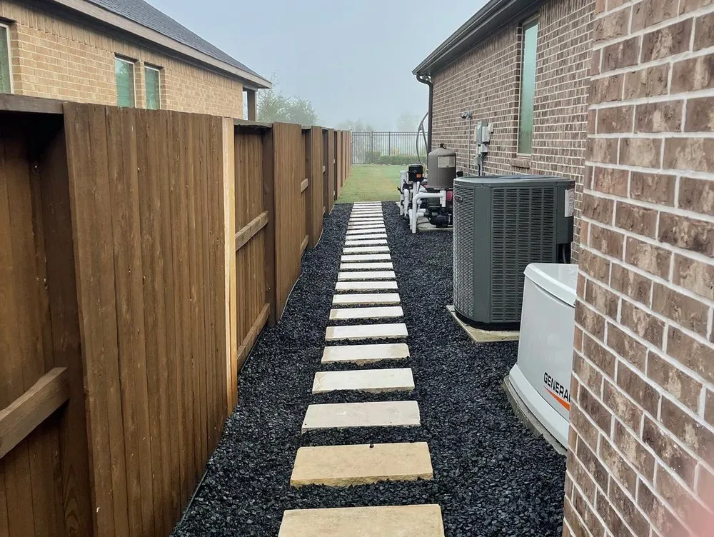 Custom yard cleanup service experts serving Rosharon, TX - Bermuda Dude