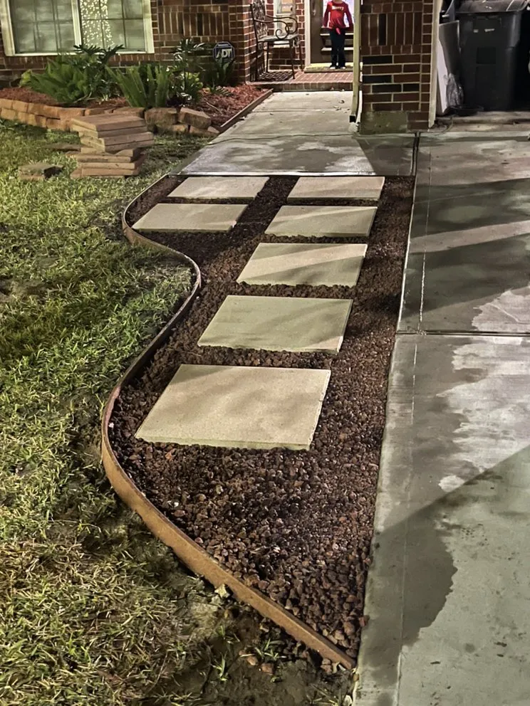 Expert landscape design experts serving Rosharon, TX - Bermuda Dude