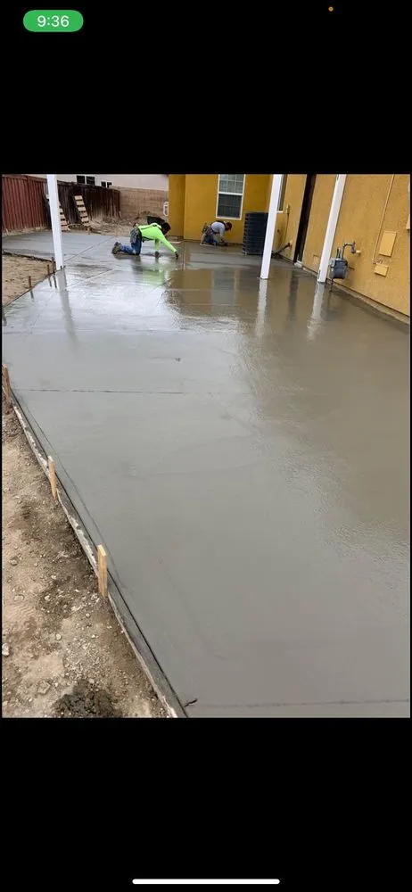 Professional outdoor landscaping for year-round maintenance across Lake Elsinore, CA - Bermudez Landscaping